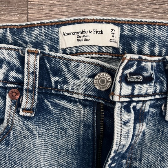 Abercrombie & Fitch High Rise Blue Jeans - Picture 3 of 6